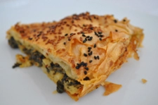 Kıymalı Ispanaklı Börek Tarifi ve Malzemeleri